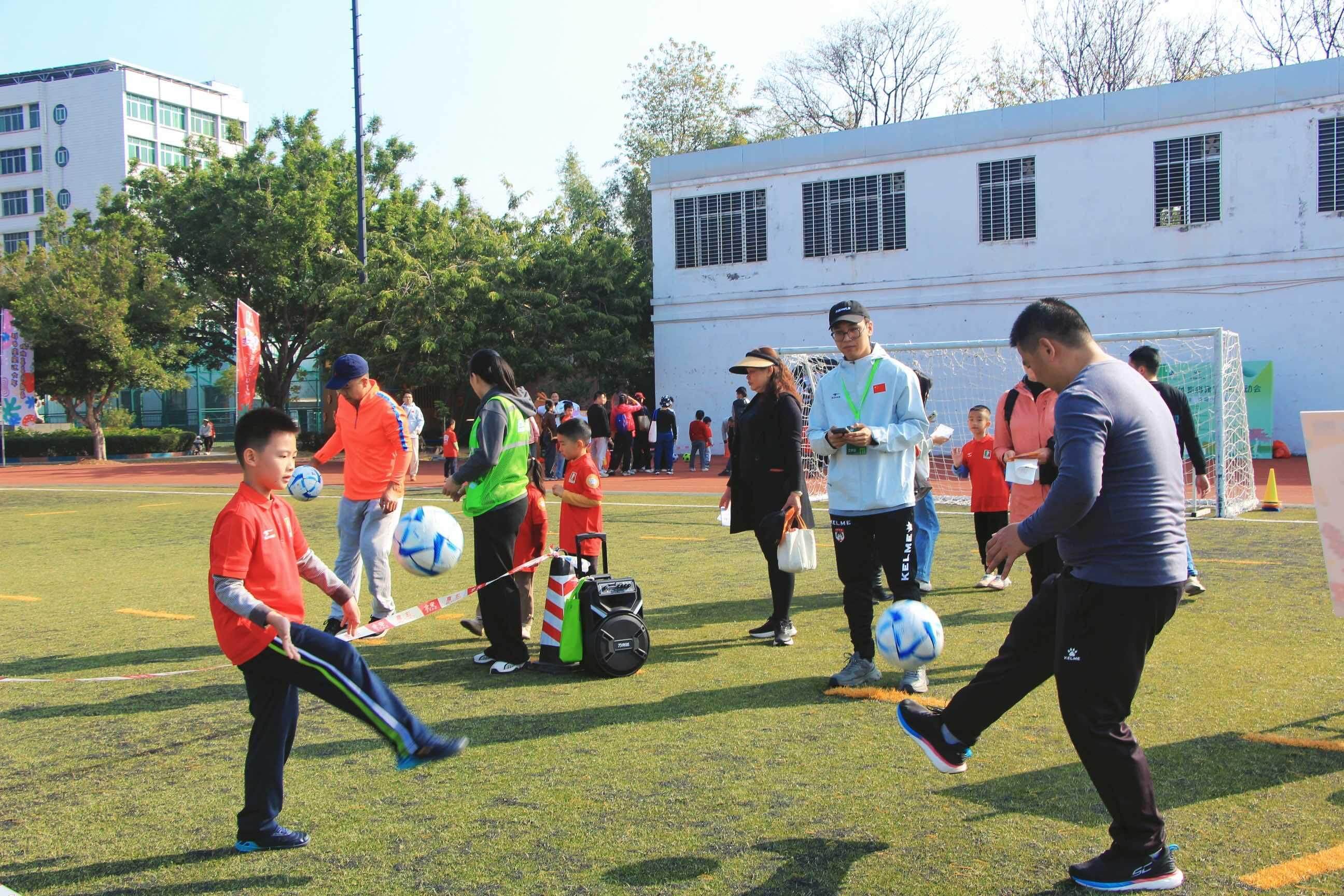 青少年足球公益项目走进农村，惠及偏远地区儿童的简单介绍
