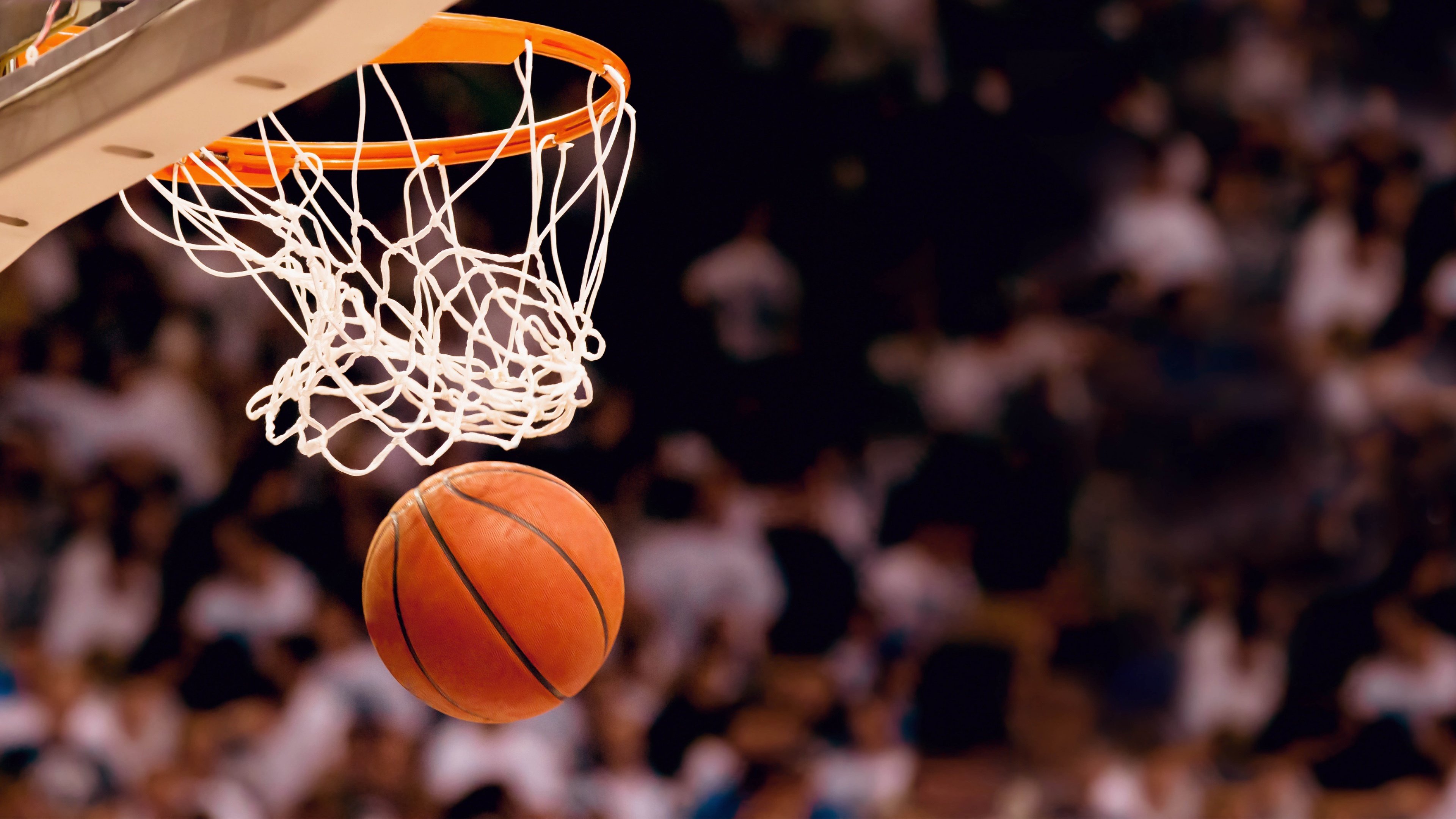 乐鱼体育平台app-科比：用雷霆万钧的坚韧震撼NBA！，科比单挑雷霆三少