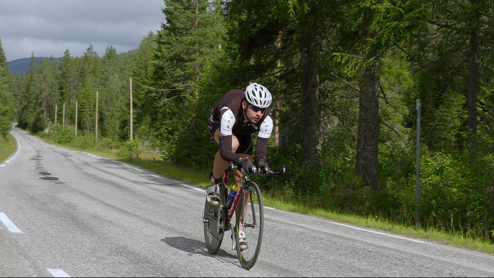 内线王者:场内最具统治力的内线球员,内线球员的主要作用